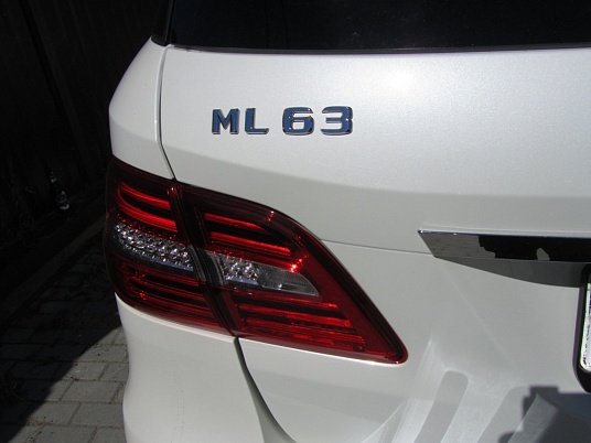 Mercedes-Benz ML 63 AMG V8 Biturbo Designo (20)