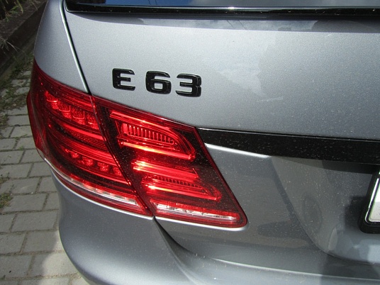 Mercedes-Benz E63 AMG V8 Biturbo (21)